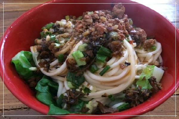 海鮮遇見面，因?yàn)椴煌元?dú)特
