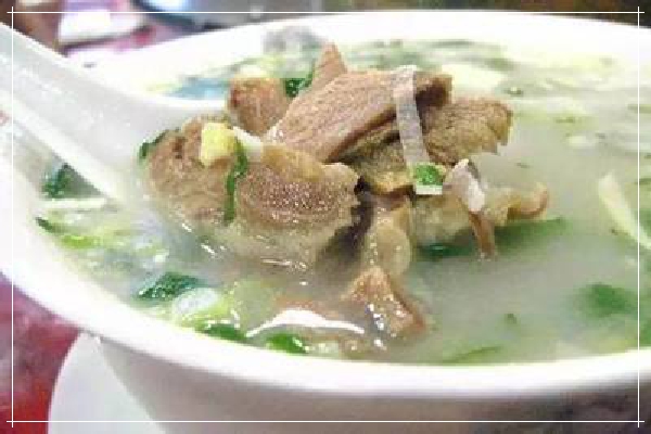 三盛和羊肉湯藥用價(jià)值極高，乃滋補(bǔ)佳品