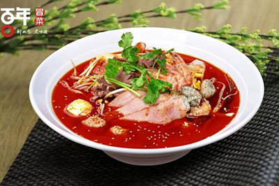 經營一家百年冒菜加盟店的利潤是多少?