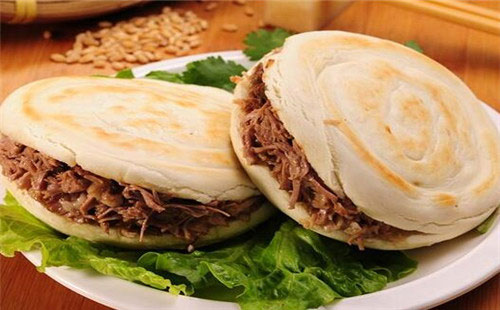 飛鴻肉夾饃加盟怎么樣？15平米可經(jīng)營(yíng)
