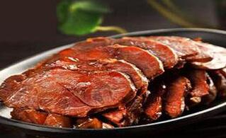 小吃加盟選哪家？黑炭牛肉熟食店加盟怎么樣？