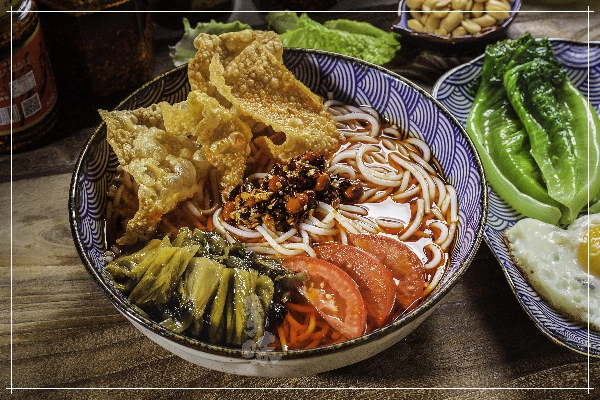 秋天正是吃米粉長(zhǎng)秋膘的季節(jié)，唐家米粉等你