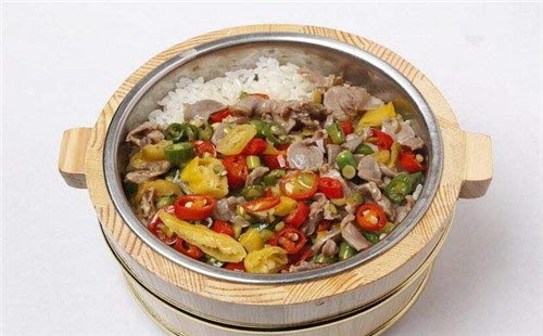 木桶飯的魅力 就在于它獨特的迷失配方