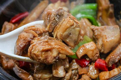 帶你來領略老友記黃燜雞米飯加盟高質量快速增長