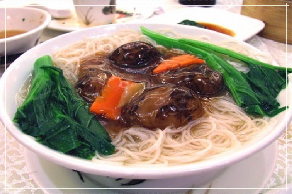 三千粉牛肉米粉味道***，加盟優(yōu)質好項目