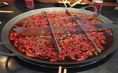 重慶渝躍龍門老火鍋 發(fā)展前景好利潤更好