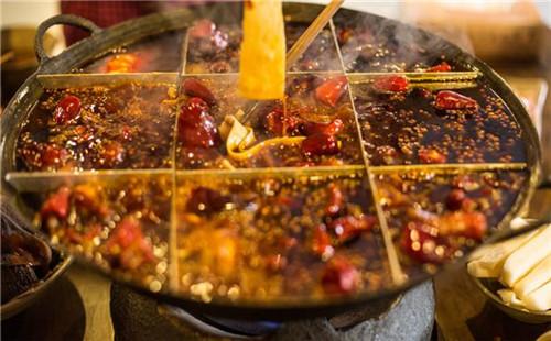 火鍋行業(yè)本小利大 重慶漫火鍋?zhàn)屇p松把錢(qián)賺