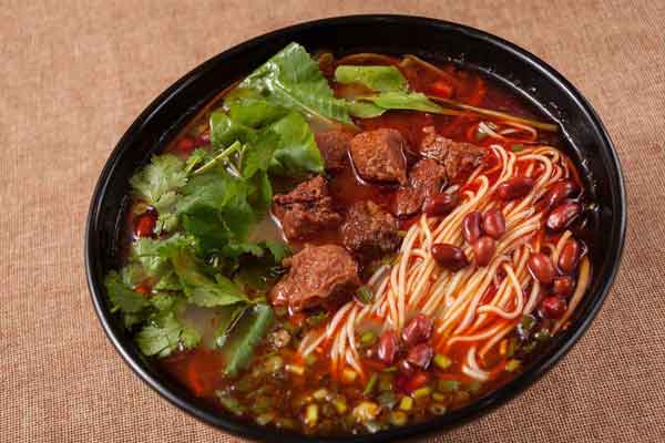 張真牛牛肉面加盟怎么樣？是一個加盟創業的理想之選