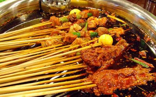 千簽君串串香加盟 繼承經(jīng)典推陳出新吸引大眾的目光