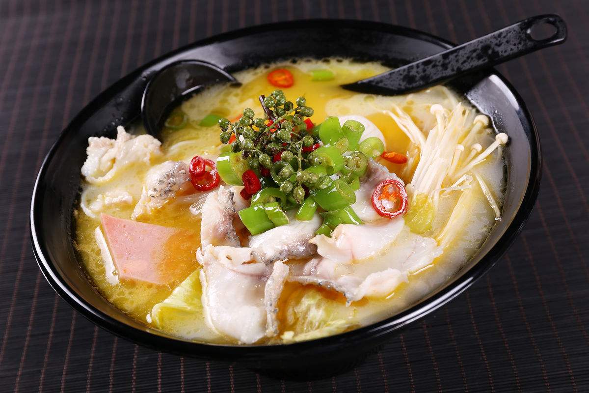 開一家***比薩店多少錢？