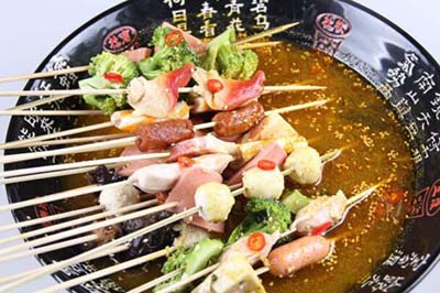 創(chuàng)業(yè)更給力，盡在成都萬記麻辣燙加盟項(xiàng)目中