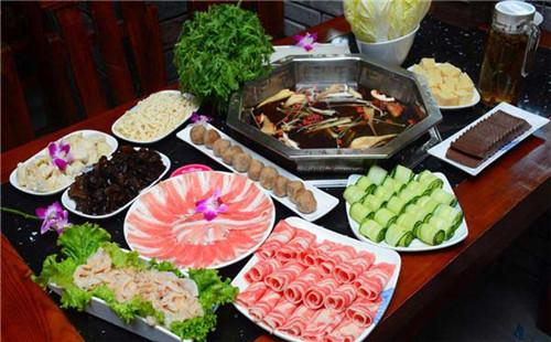 牛肉火鍋加盟怎么樣？牛三藏牛雜火鍋好嗎？