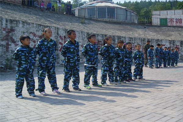 中國青少年軍事夏令營怎么加盟