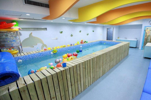 小海豚兒童游泳館加盟好嗎