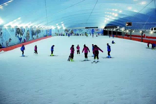 室內滑雪場加盟多少