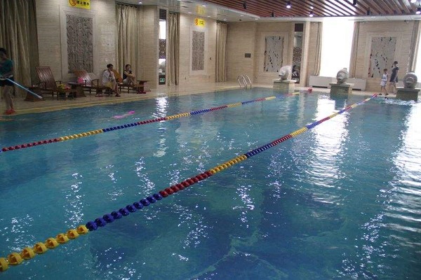 小海豚嬰兒游泳館加盟費多少錢
