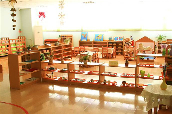 蒙特梭利幼兒園加盟費用