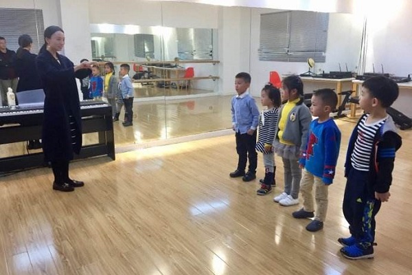 少兒口才班必須加盟嗎