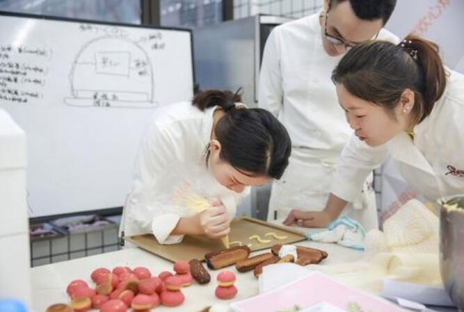 甜蜜時(shí)光烘焙學(xué)校加盟費(fèi)多少