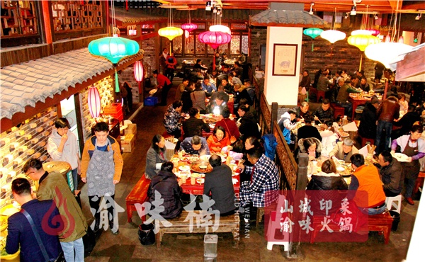 特色火鍋加盟哪家好？潛心前行實(shí)力品牌
