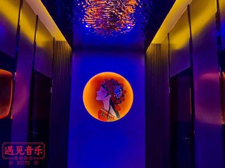 遇見(jiàn)音樂(lè)國(guó)潮酒館風(fēng)行一時(shí)，加速?lài)?guó)潮酒館加盟行業(yè)蔓延全國(guó)