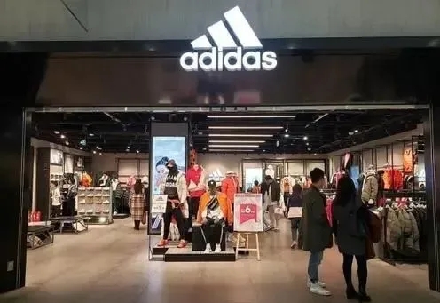 耐克阿迪折扣店的拿貨量由什么決定?
