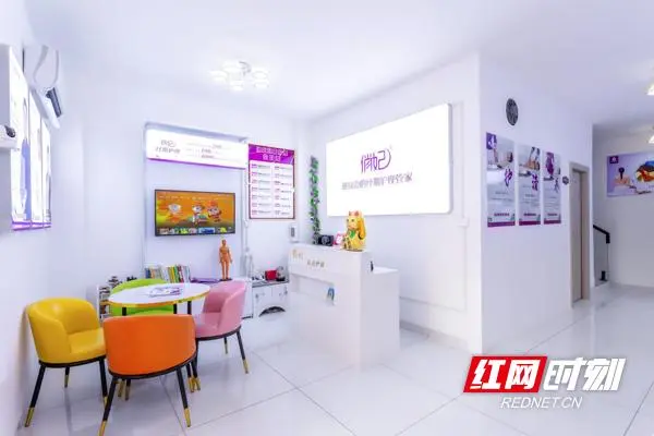一年新簽加盟店超1000家，俏妃經(jīng)期護(hù)理連鎖成大健康類(lèi)十佳投資項(xiàng)目
