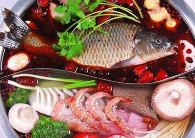 在縣城開魚偵炭魚火鍋加盟店賺錢嗎?