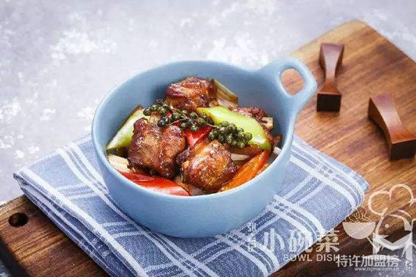 張吉記小碗菜加盟，讓你輕松賺錢。