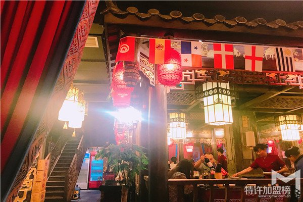 開袁老四老火鍋店加盟費用多少錢？