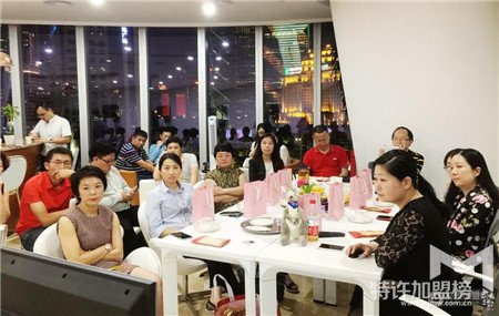 IFC國際金融中心高峰匯：芮思琳女性企業家交流