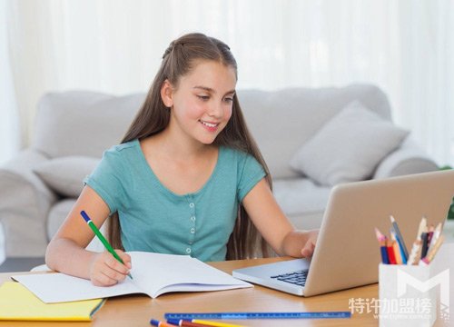 憶百分教育機(jī)構(gòu)加盟總部八大支持<span>