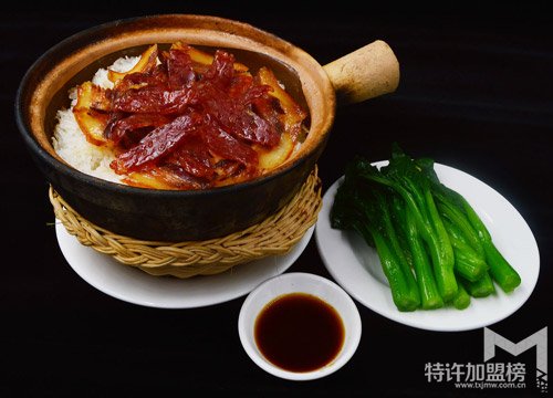 煲來(lái)飽去特色快餐店加盟好選址嗎？特許加盟網(wǎng)告訴你