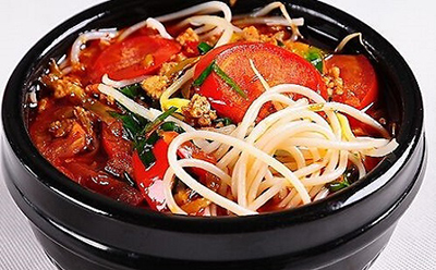 2019年做什么生意好？開米線店做美食供應商