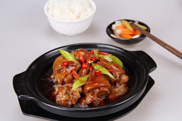 黃燜雞米飯加盟費用和利潤怎樣