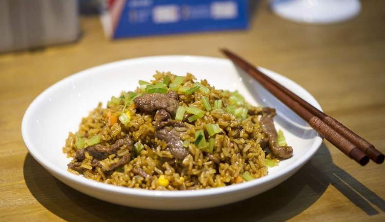 友回憶炸串炒飯牛肉炒飯 【友回憶炸串炒飯】友回憶炸串炒飯加盟店怎么樣_加盟條件_優(yōu)勢(shì)介紹