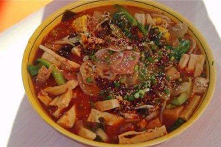 餐飲開店選什么好?小成都冒菜加盟不容錯過