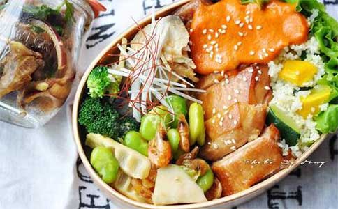 開(kāi)一家快天下快餐加盟店:優(yōu)勢(shì)巨大易開(kāi)店讓創(chuàng)富更簡(jiǎn)單