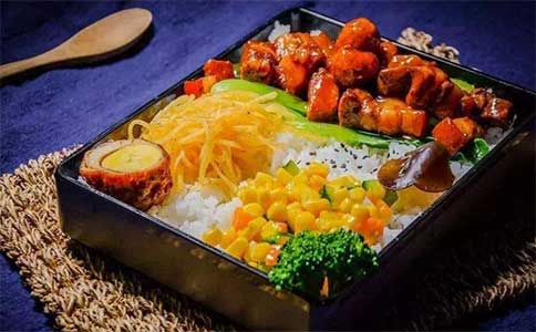 快天下便當誠招加盟,優(yōu)勢巨大支持多輕松開店有保障