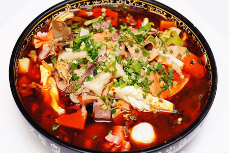 打工仔辭職開(kāi)了一家冒菜合作店,三個(gè)月逆襲人