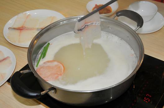 龍記斑魚(yú)火鍋加盟 【龍記斑魚(yú)火鍋】加盟怎么樣_加盟條件_優(yōu)勢(shì)介紹