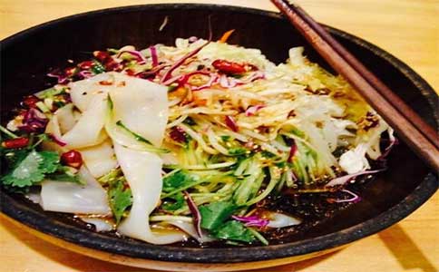 小五涼皮加盟:在三四線小城市開涼皮店如何月賺3萬的