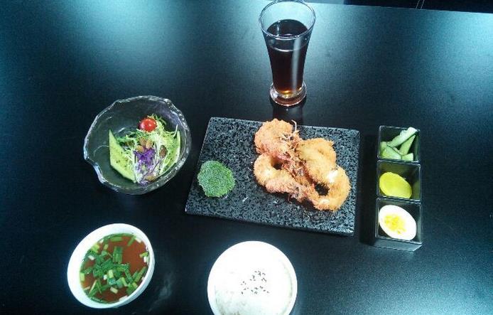 阿爸豬排飯加盟 【阿爸豬排飯】餐飲加盟怎么樣_加盟條件_優(yōu)勢(shì)介紹