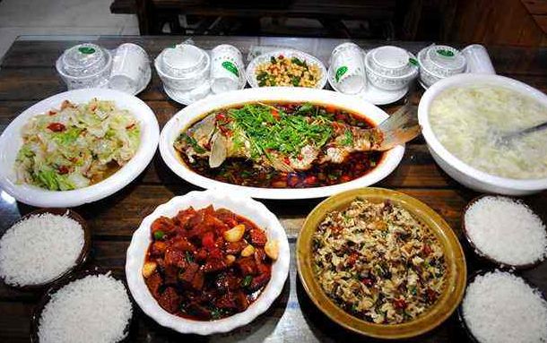十元大碗飯經(jīng)營(yíng)業(yè)績(jī)大嗎